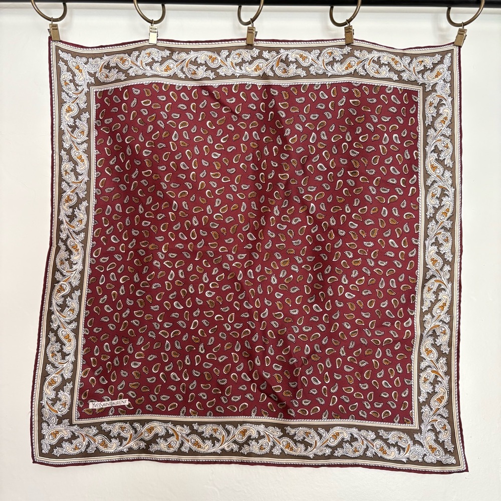 Yves Saint Laurent Men's Gray & Burgundy Paisley Silk blend scarf kerchief 18”